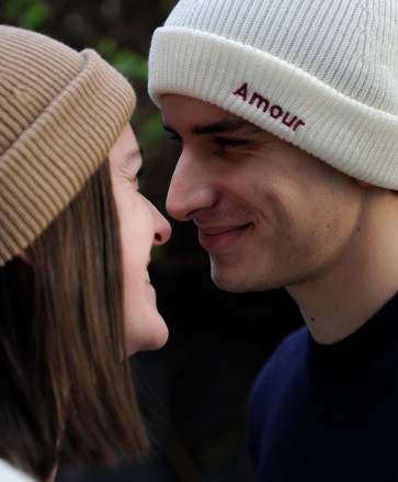 Bonnet laine mérinos brodé Amour