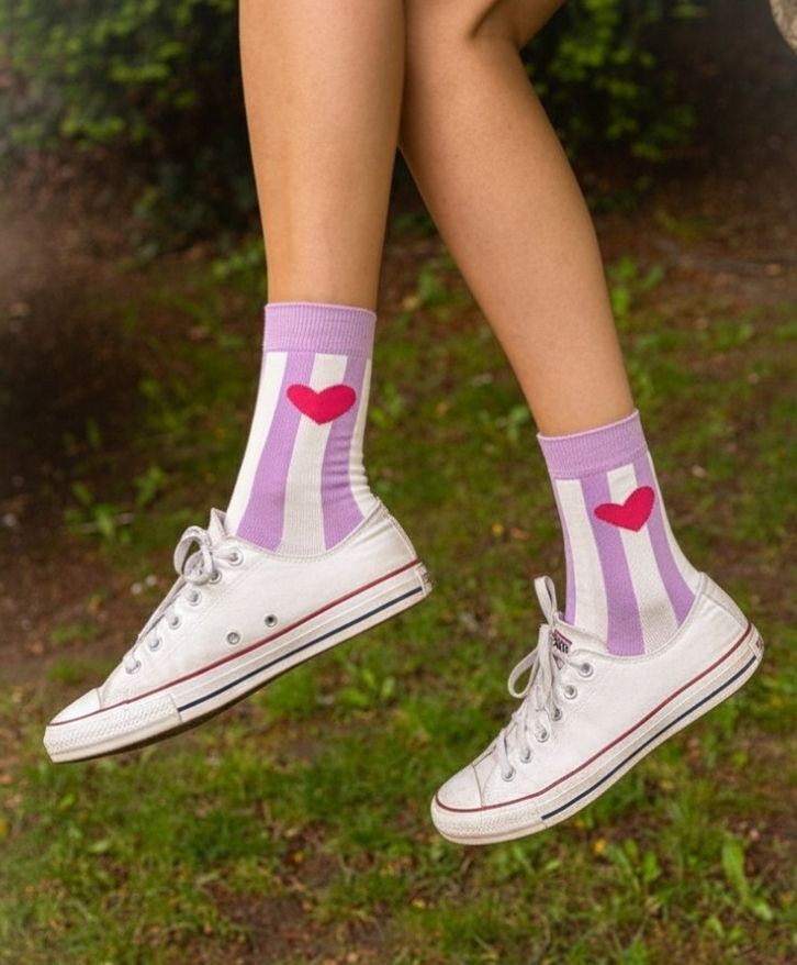 Chaussettes cœur & rayures verticales -