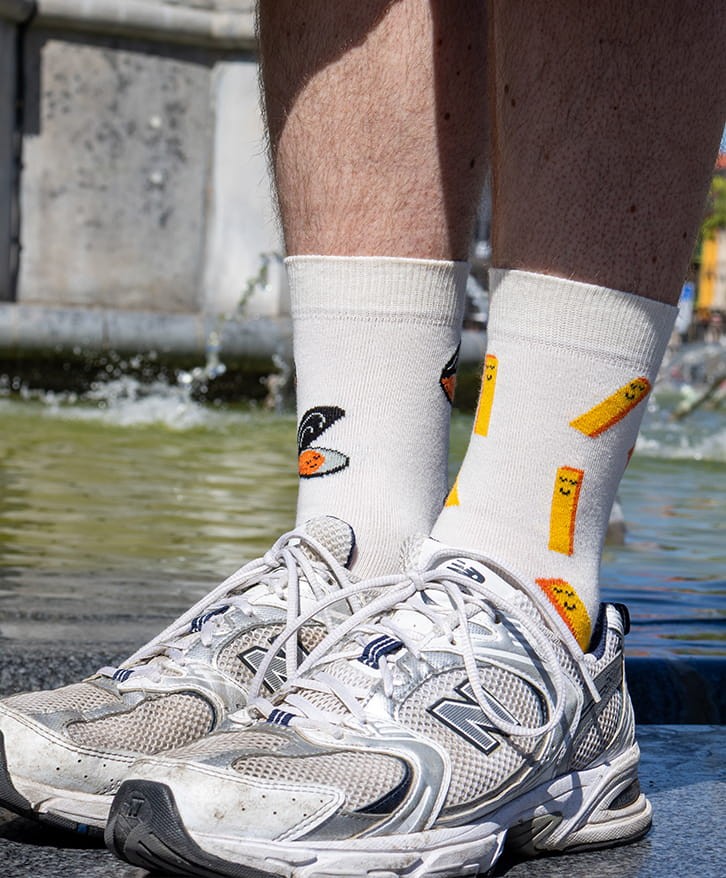 Chaussettes hautes moules frites dépareillées