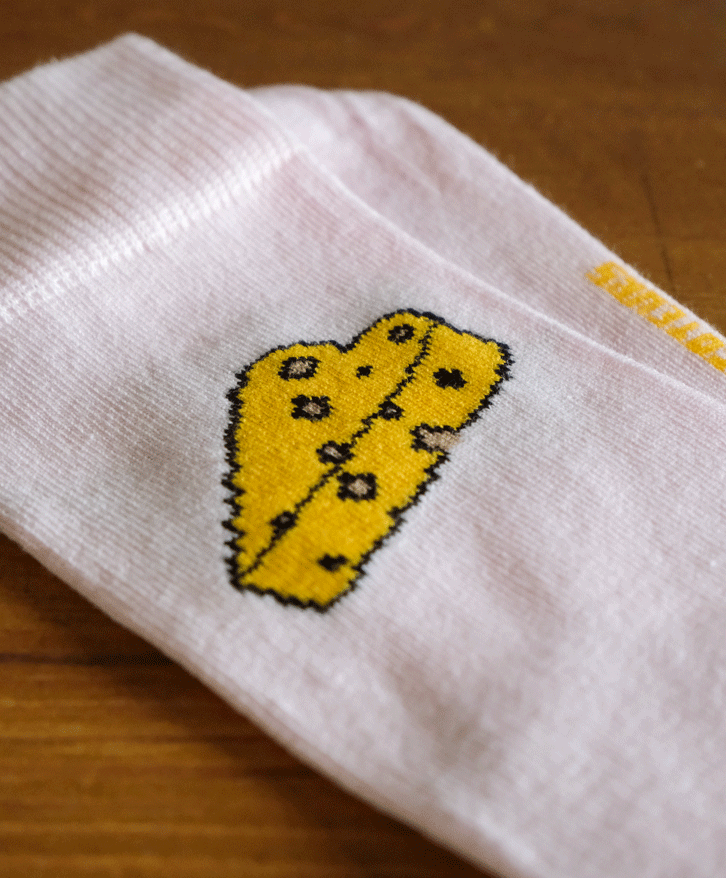 Chaussettes hautes cœur fromage -